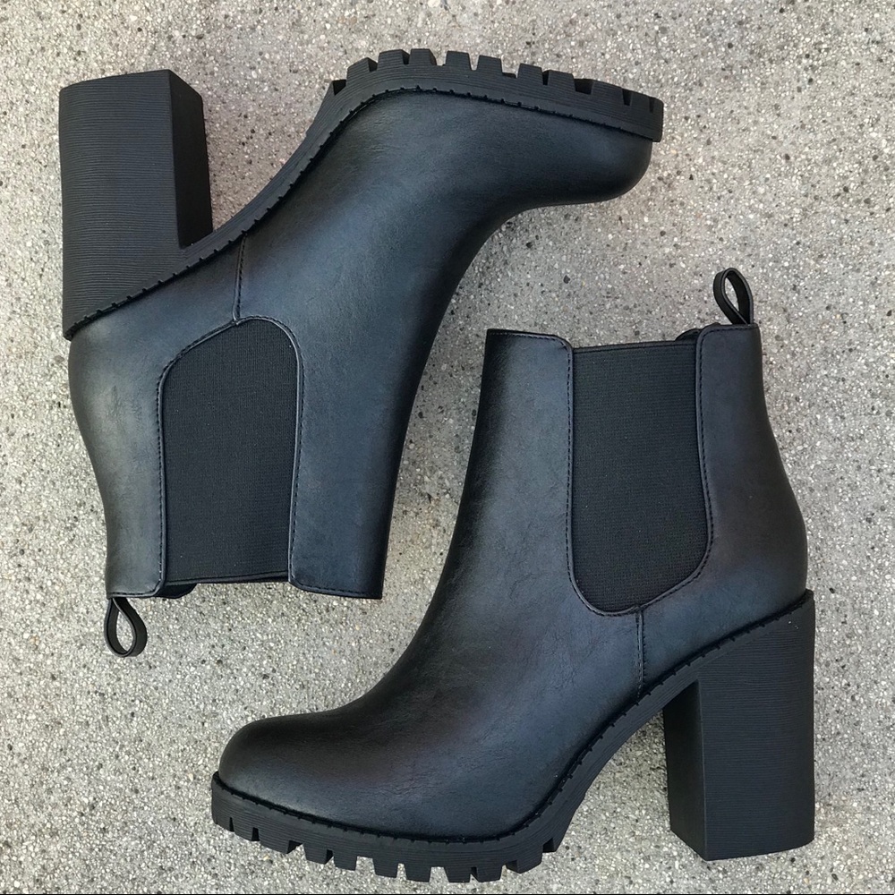 New! Soda Glove Matte Black Lug Sole Combat Boot